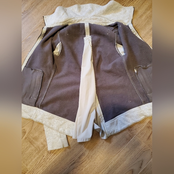 Lululemon En Route Light Heather Grey Jacket Athletic Workout Sweatshirt 4 - Picture 8 of 13